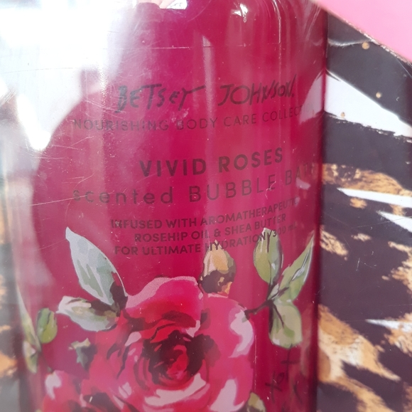 Betsey Johnson Bath & Body Betsey Johnson Rose Scented Body Bath Kit Poshmark